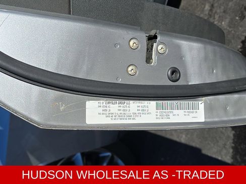 Used 2014 Dodge Challenger SXT image 33