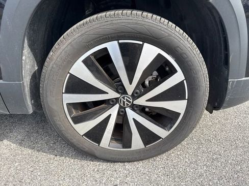 Used 2022 Volkswagen Taos SE image 9