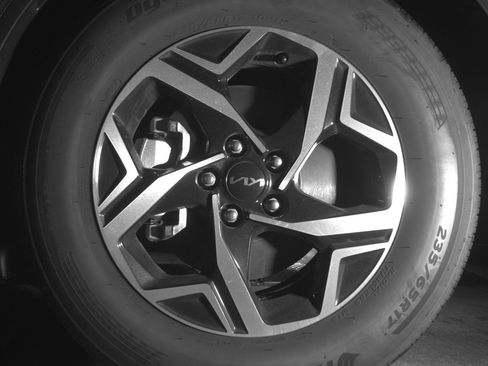 Used 2025 Kia Sportage LX image 11