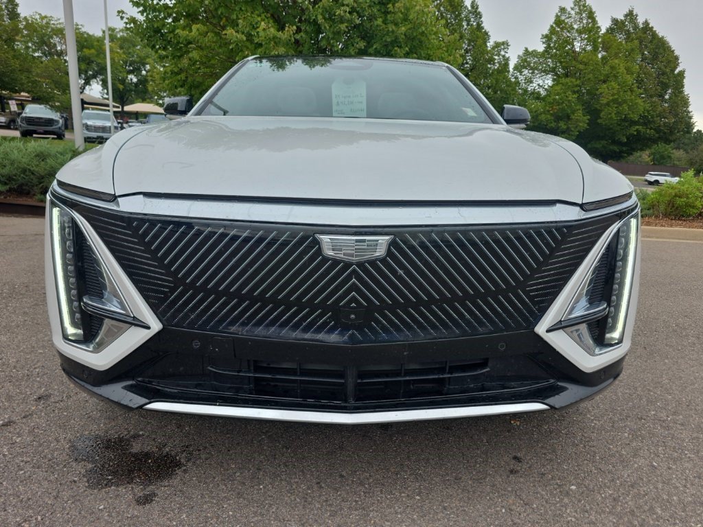 Used 2024 Cadillac Lyriq Luxury AWD/4WD image 10