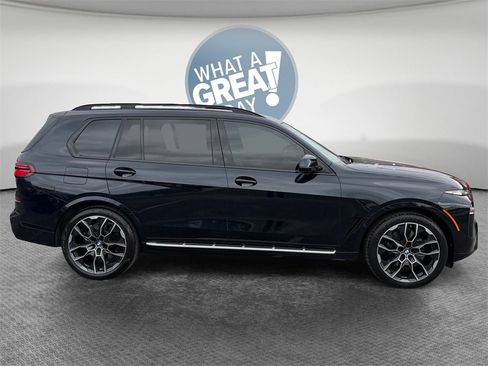 Used 2025 BMW X7 xDrive40i w/ M Sport Package image 2