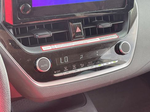 Used 2025 Toyota Corolla LE image 5