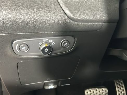 Used 2023 Buick Encore GX Select w/ Sport Touring Package AWD/4WD image 19