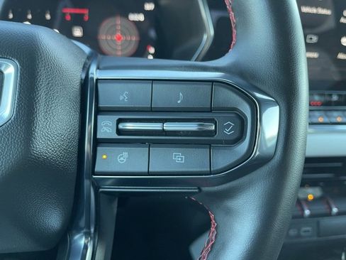 Used 2024 GMC Canyon AT4X image 17