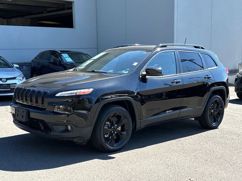 Used 2017 Jeep Cherokee High Altitude image 2