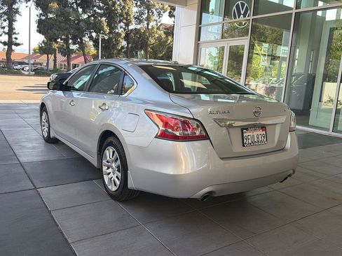 Used 2015 Nissan Altima 2.5 S w/ Power Driver Seat Package FWD image 3
