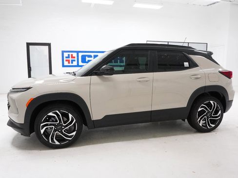 New 2026 Chevrolet TrailBlazer RS w/ Convenience Package FWD image 11