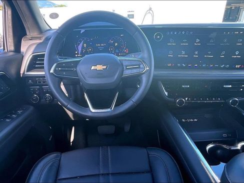 Used 2025 Chevrolet Tahoe High Country AWD/4WD image 7
