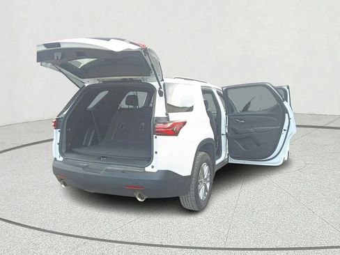 Used 2023 Chevrolet Traverse LT FWD image 13