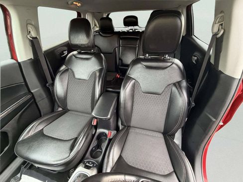 Used 2019 Jeep Compass Latitude AWD/4WD image 12