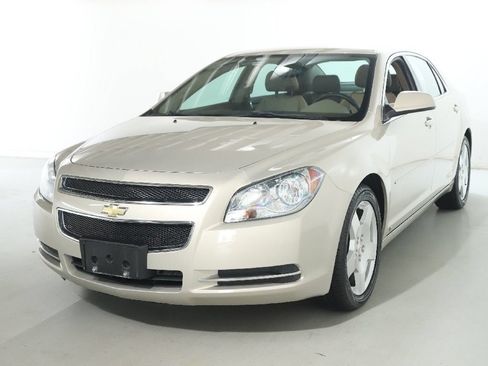 Used 2009 Chevrolet Malibu LT w/ HFV6 Engine Package FWD image 3