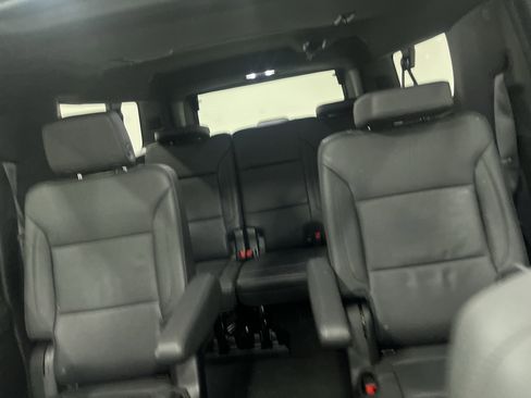 Used 2024 Chevrolet Suburban Z71 w/ Luxury Package image 11
