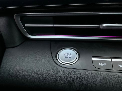 Used 2025 Hyundai Elantra Limited image 30