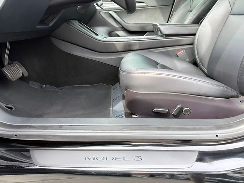Used 2023 Tesla Model 3 Standard Range RWD image 32