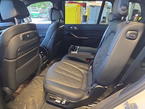 Used 2026 BMW X7 xDrive40i w/ M Sport Package AWD/4WD image 8