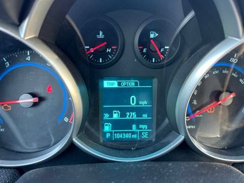 Used 2016 Chevrolet Cruze LT w/ Technology Package FWD image 9