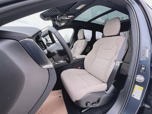 New 2026 Volvo XC60 B5 Plus w/ Climate Package AWD/4WD image 13