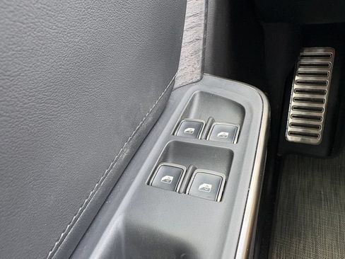Used 2024 Rivian R1S Adventure AWD/4WD image 40