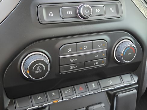 New 2026 Chevrolet Silverado 1500 Custom Trail Boss w/ LPO, Dark Essentials Package image 20