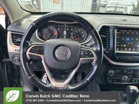 Used 2017 Jeep Cherokee Limited image 14