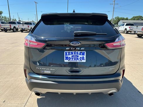 Used 2024 Ford Edge Titanium image 5