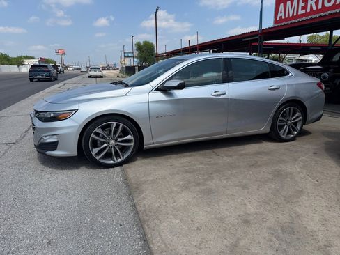 Used 2022 Chevrolet Malibu LT FWD image 12