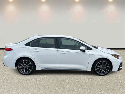 Used 2022 Toyota Corolla SE image 4