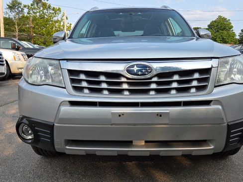 Used 2011 Subaru Forester 2.5X Touring AWD/4WD image 5