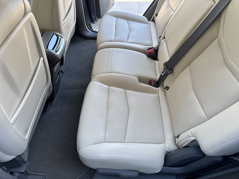 Used 2024 Cadillac XT6 Premium Luxury image 13