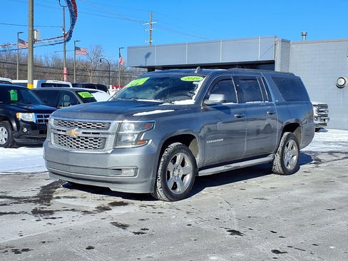 Used 2019 Chevrolet Suburban LT w/ Luxury Package image 1