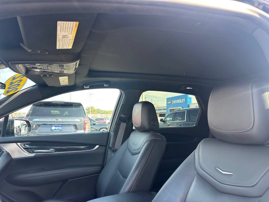 Used 2022 Cadillac XT5 Premium Luxury w/ Technology Package AWD/4WD image 37