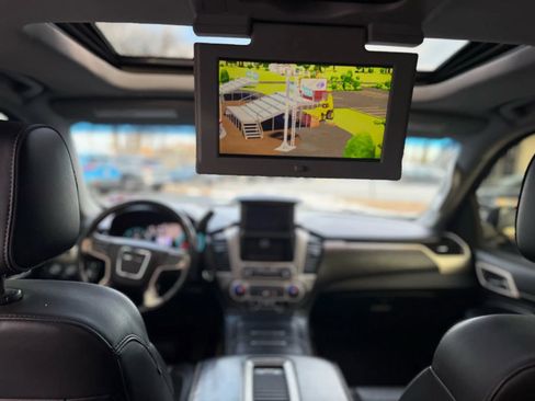 Used 2019 GMC Yukon Denali w/ Denali Ultimate Package AWD/4WD image 43