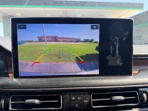 Used 2021 Lincoln Nautilus Reserve FWD image 13