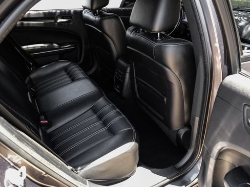 Used 2019 Chrysler 300 S RWD image 48