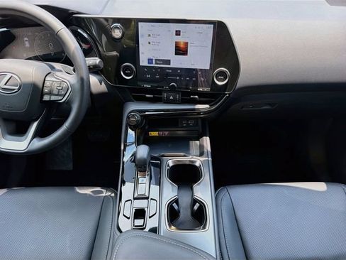 Used 2025 Lexus NX 250 FWD w/ Accessory Package (Z1) image 19