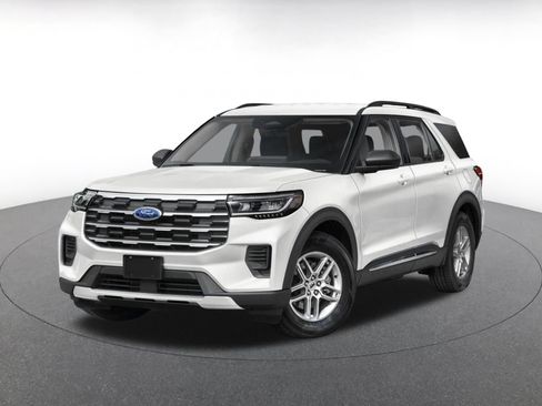 Used 2026 Ford Explorer Active AWD/4WD image 2