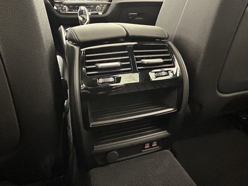 Used 2023 BMW 530e xDrive w/ Premium Package image 36