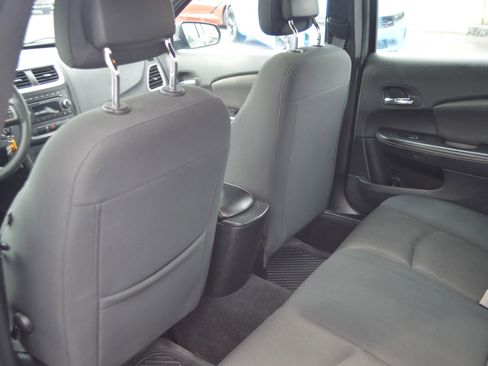 Used 2014 Dodge Avenger SE image 19