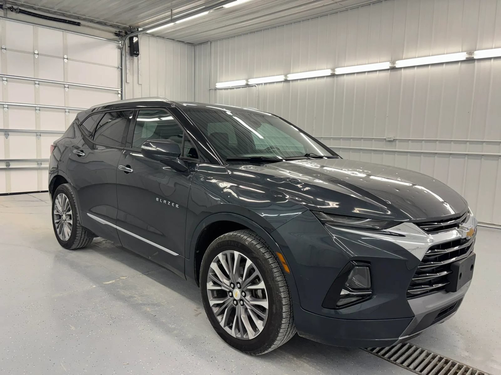 Used 2019 Chevrolet Blazer Premier w/ Driver Confidence II Package AWD/4WD image 17