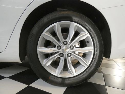 Used 2024 Chevrolet Malibu LT FWD image 6