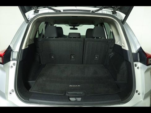 Used 2025 Nissan Rogue SV AWD/4WD image 11