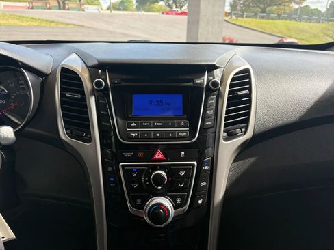 Used 2014 Hyundai Elantra GT FWD image 16