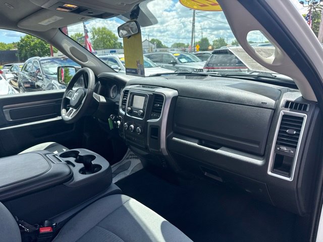 Used 2022 RAM 1500 Classic SLT AWD/4WD image 15