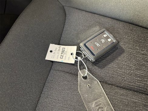 New 2025 Jeep Grand Cherokee Laredo X w/ Luxury Tech Group I image 32