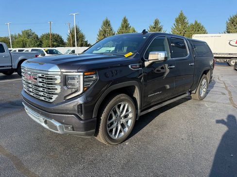 Used 2023 GMC Sierra 1500 Denali AWD/4WD image 2