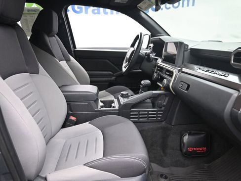 Used 2025 Toyota Tacoma TRD Off-Road w/ TRD Off Road Upgrade Package AWD/4WD image 7