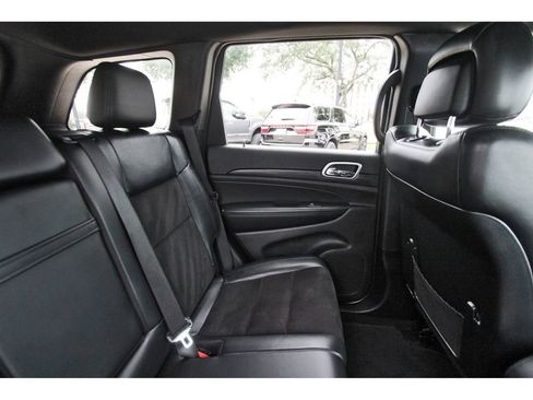 Used 2020 Jeep Grand Cherokee Altitude RWD image 13