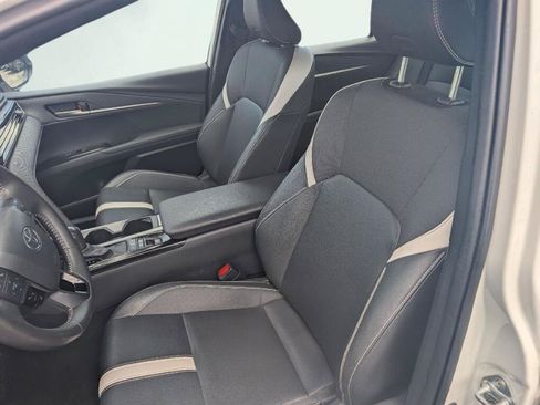 Used 2025 Toyota Camry SE FWD image 28