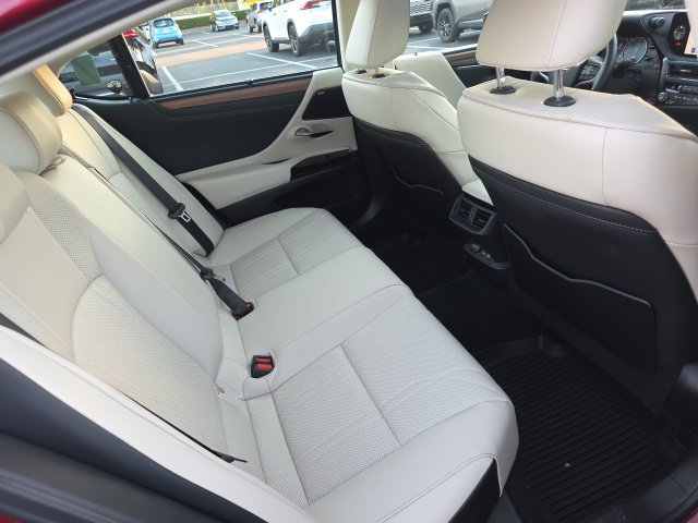 Used 2025 Lexus ES 350 Ultra Luxury FWD image 12
