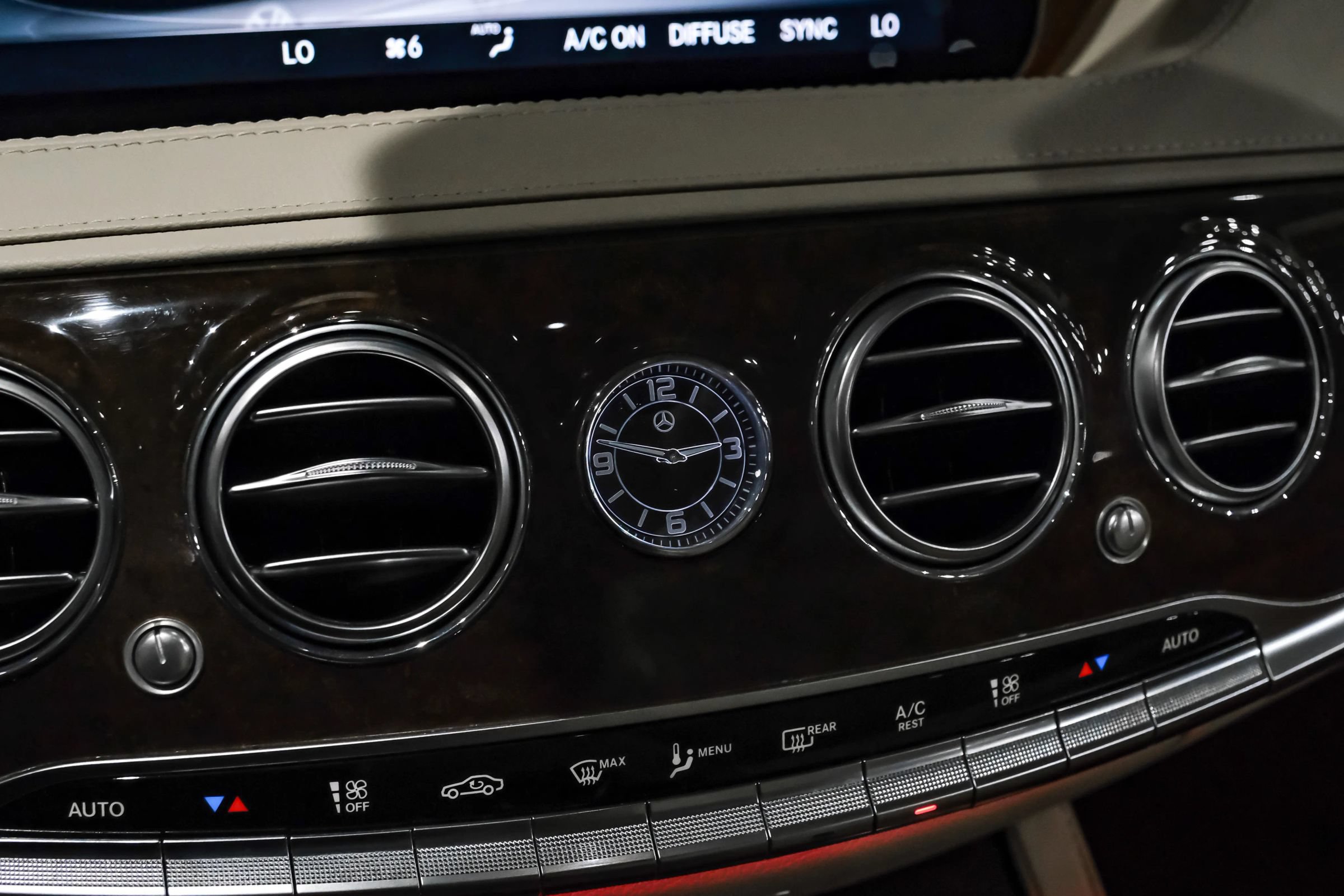 Used 2019 Mercedes-Benz S 450 Sedan image 25